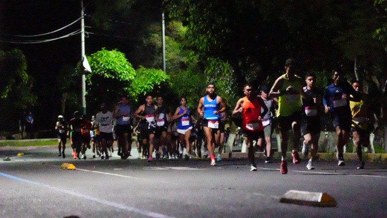 Los asistentes no solo participaron en las competencias, sino que también disfrutaron de puestos de comida y música en vivo. Fue una jornada llena de alegría y espíritu deportivo, donde se fortalecieron los lazos entre los miembros de la universidad.