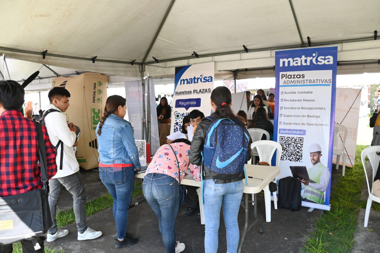 Mas de 80 empresas te esperan trae tu CV