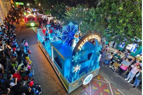Además, el tradicional desfile navideño organizado por la Municipalidad de Guatemala también recorrerá distintas áreas de la ciudad.