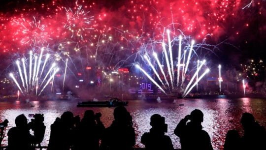 3. Fuegos Artificiales en el Lago de Atitlán