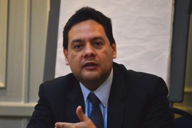 Barrientos señala uso de lenguaje incorrecto