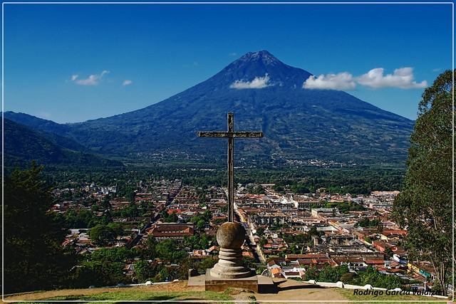 1. Escapada a Antigua Guatemala: historia, café y vistas inolvidables