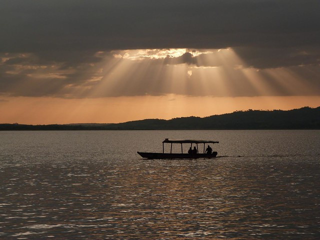 2. Navegar por el Lago Petén Itzá