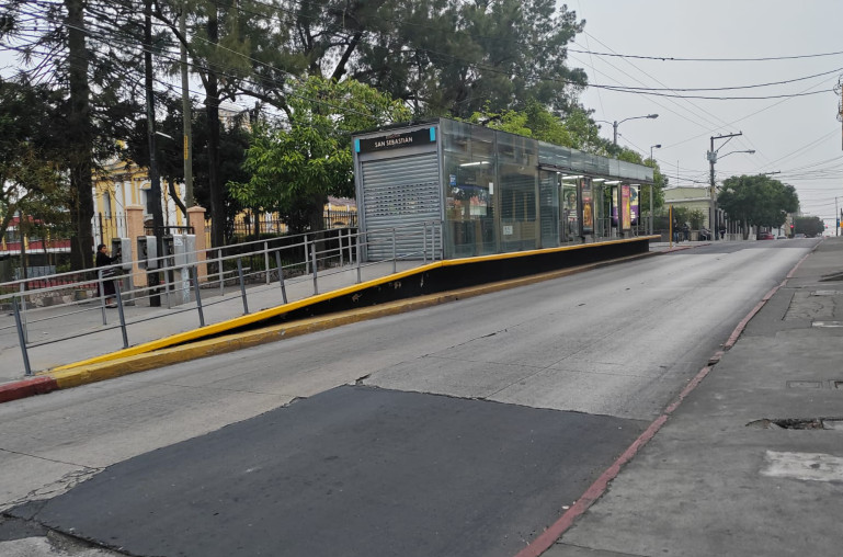 La Municipalidad de Guatemala activó de inmediato el protocolo de seguridad, suspendiendo temporalmente las rutas que circulan por el sector