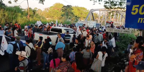 Adicionalmente, concentraciones frente a Casa Presidencial en la zona 1 capitalina han generado caos vehicular en el Centro Histórico.