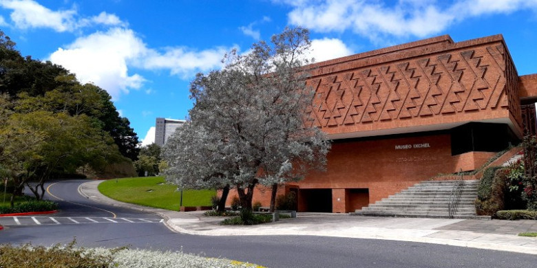 Visitar museos como el Museo Ixchel o el Museo Nacional de Arte Moderno 🖼️ Opciones culturales para conocer más sobre la historia y el arte del país.