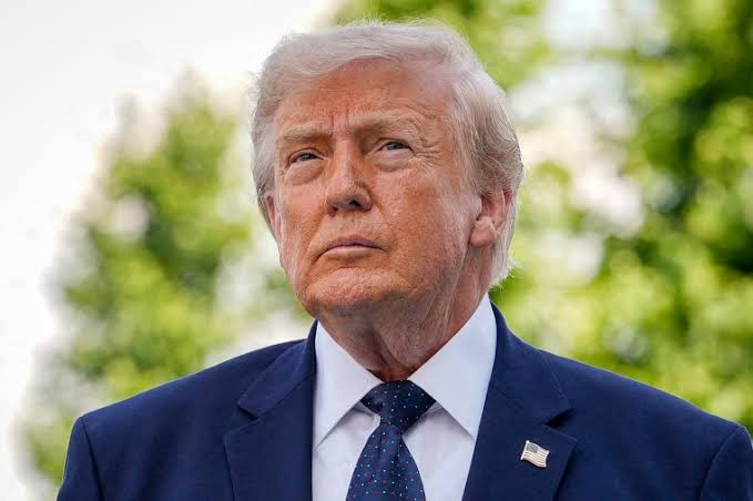 El presidente de Estados Unidos, Donald Trump, anunció que su Gobierno restablecerá el bloqueo naval contra Irán, en medio de la tensión por la seguridad en el estrecho de Ormuz.