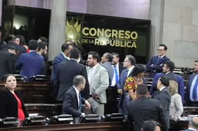 El Congreso reinicia sesiones con elecciones representativas ante JM