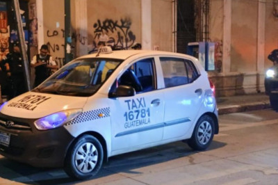 Emboscada a taxi cerca del Palacio Nacional deja tres heridos
