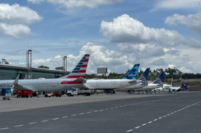 Convocan a empresarios para realizar mejoras en el Aeropuerto La Aurora