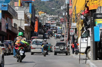 Taxis piratas de Mixco están involucrados en delitos