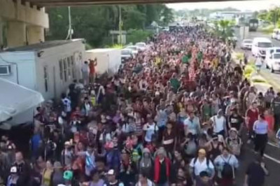 Cuatro caravanas de migrantes se enfilan para llegar a la frontera sur de EE.UU