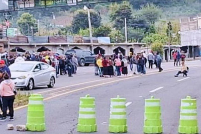 Manifestantes bloquean la Ruta Interamericana este martes