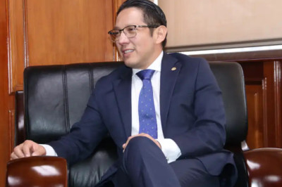 Presentan caso contra Giammattei y dos funcionarios más