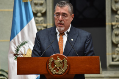 Presidente y diputados califican de persecución las acciones del MP contra el jefe de la SAT