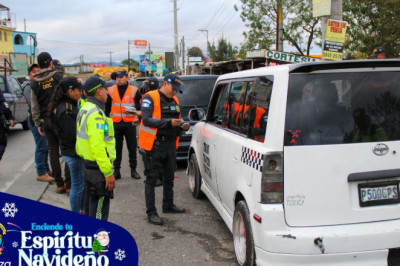 Operativo Conjunto Contra Taxis Piratas en la Ruta a Ciudad Quetzal