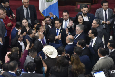 Diputados presionan por Q5 mil millones antes del fallo de la CC