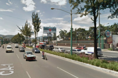 Mujer hallada inconsciente en autohotel de la Roosevelt es trasladada de emergencia