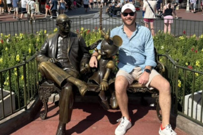 Diputado Álvaro Arzú celebra en Disneyworld tras recuperar su visa