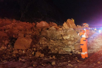 Derrumbe en Libramiento de Chimaltenango deja tres atrapados
