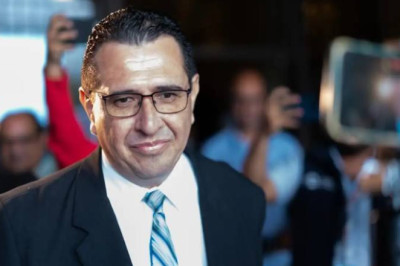 García Luna anuncia comisión para revisar casos de exiliados