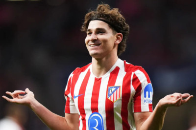 Barcelona mantiene la esperanza de fichar a Julián Álvarez