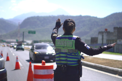 Tránsito lento en ruta al Pacífico por alta carga vehicular