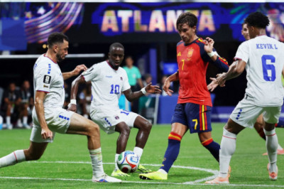 España tropieza en su debut y empata sin goles ante Cabo Verde