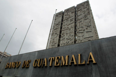 Banguat mantiene tasa líder en 3.50% y advierte riesgos externos