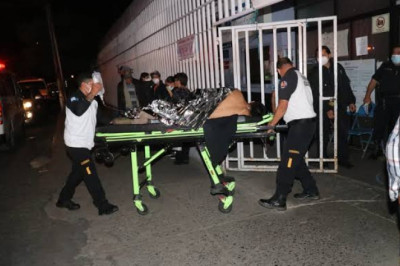 Ataque armado deja un hombre fallecido y bloquea el paso en Alameda 3, zona 18