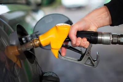 Gasolinas y diésel superan los Q40 por galón en servicio completo en el área metropolitana