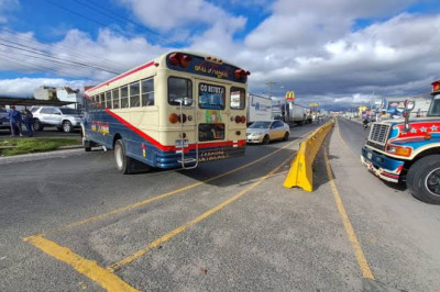 Transportistas descartan bloqueos por el alza del diésel, pero advierten posible retiro del servicio