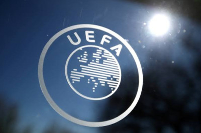 UEFA amenaza con retirar a sus federaciones de las competencias de la FIFA por plan de inversión privada