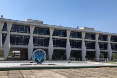 Sala Sexta otorga finiquito a Mazariegos y retrasa amparos estudiantiles