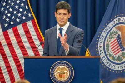 Kevin Warsh advierte que la inflación sigue siendo alta y plantea una Fed más discreta
