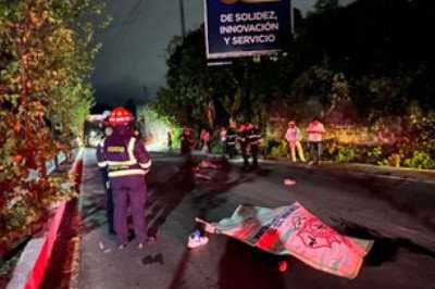 Tres hombres mueren en accidente entre San Lucas Sacatepéquez y Santa Lucía Milpas Altas