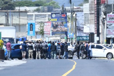 Cámara de Comercio rechaza bloqueos y pide restablecer la libre locomoción en Guatemala