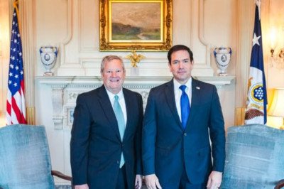 Marco Rubio se reúne con representante de EE. UU. en Cuba para analizar la situación en la isla