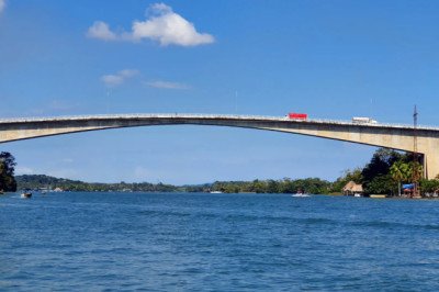 Puente Río Dulce: Q83 millones para una empresa de dudosa experiencia y trabajos a cuentagotas, según investigación periodística