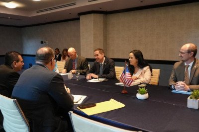 Washington reitera su respaldo a Guatemala en la lucha antidrogas durante visita de alto nivel