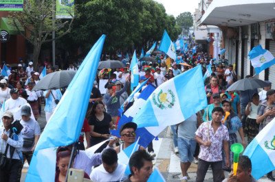 Manifestación frente al Congreso provoca cierres en zona 1 y autoridades recomiendan rutas alternas