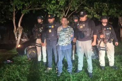 PNC refuerza controles biométricos ante caravana de migrantes procedente de Honduras