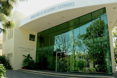 Un notario ligado a farmacéuticas señaladas, una exmodelo y varios funcionarios compiten por dirigir Conamigua