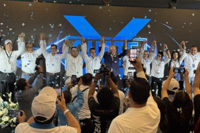 Edmond Mulet asume como secretario general de XGuate acompañado por Flaminia Villagrán y Aldo Dávila