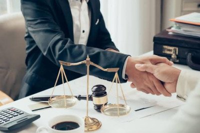 Reflexión | Marco Antonio Sagastume Gemmell: Abogados