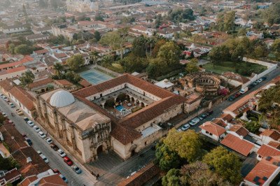 Detrás del escritorio | Marlon Rosales: Guatemala, un país inmensamente rico condenado a vivir en la pobreza