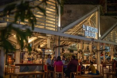Mercado de al Lado: la plaza gastronómica que reúne sabores, experiencias y buena vibra en zona 4